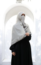 Load image into Gallery viewer, Ruffles Border