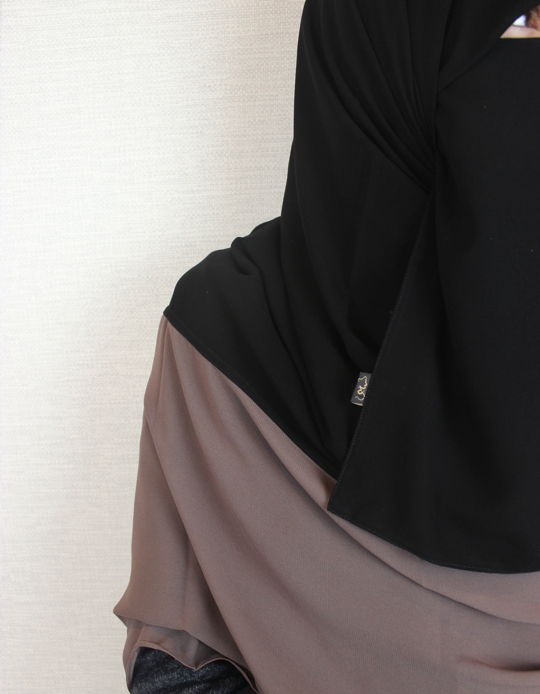 Light Coffee X Black Scarf